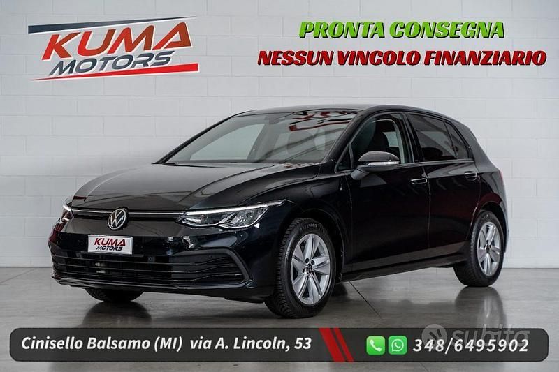 Usata VW Golf VIII Life 90 CV (66 kW) 2020 "deep black pearl" cod. c9x Berlina