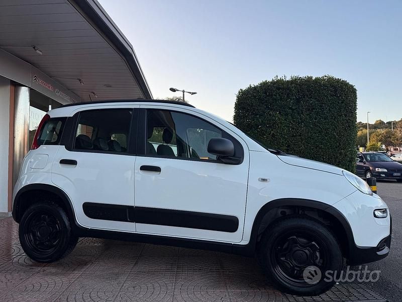 Usata Fiat Panda 4x4 S 86 CV (63 kW) 2020 Bianco Utilitaria