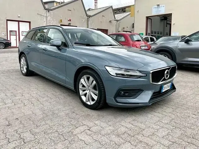 Usata Volvo V60 Business Edition 197 CV (144 kW) 2021 Grigio Station wagon