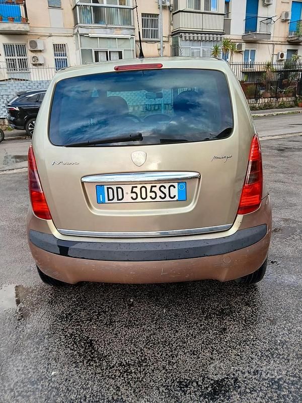 Usata Lancia Musa 90 CV (66 kW) 2007 Marrone Monovolume