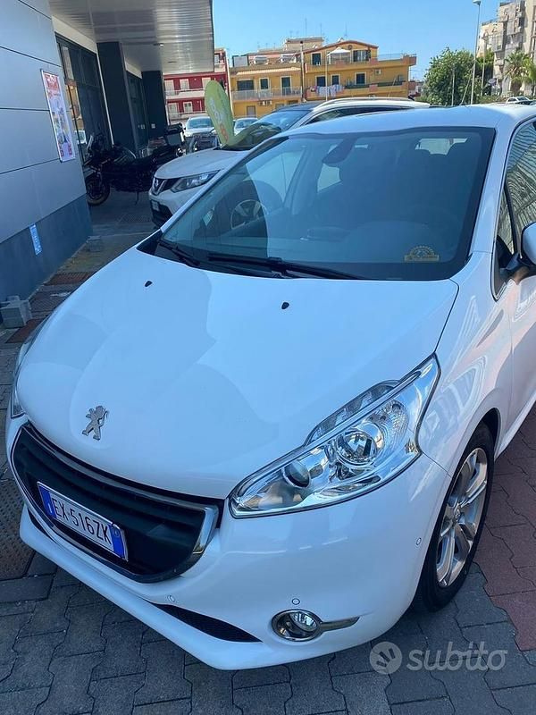 Usata Peugeot 208 115 CV (84 kW) 2012 Utilitaria