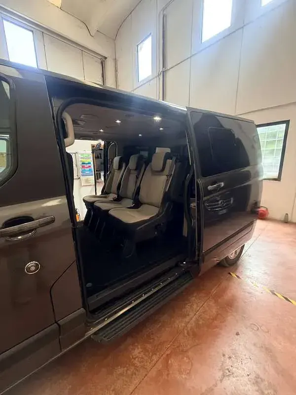 Usata Ford Tourneo 53 CV (38 kW) 2019 Grigio Monovolume