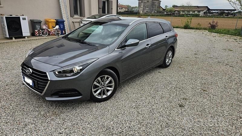 Usata Hyundai i40 141 CV (103 kW) 2017 Grigio Station wagon