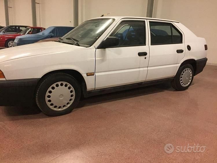 Usata Alfa Romeo 33 90 CV (66 kW) 1991 Bianco Berlina
