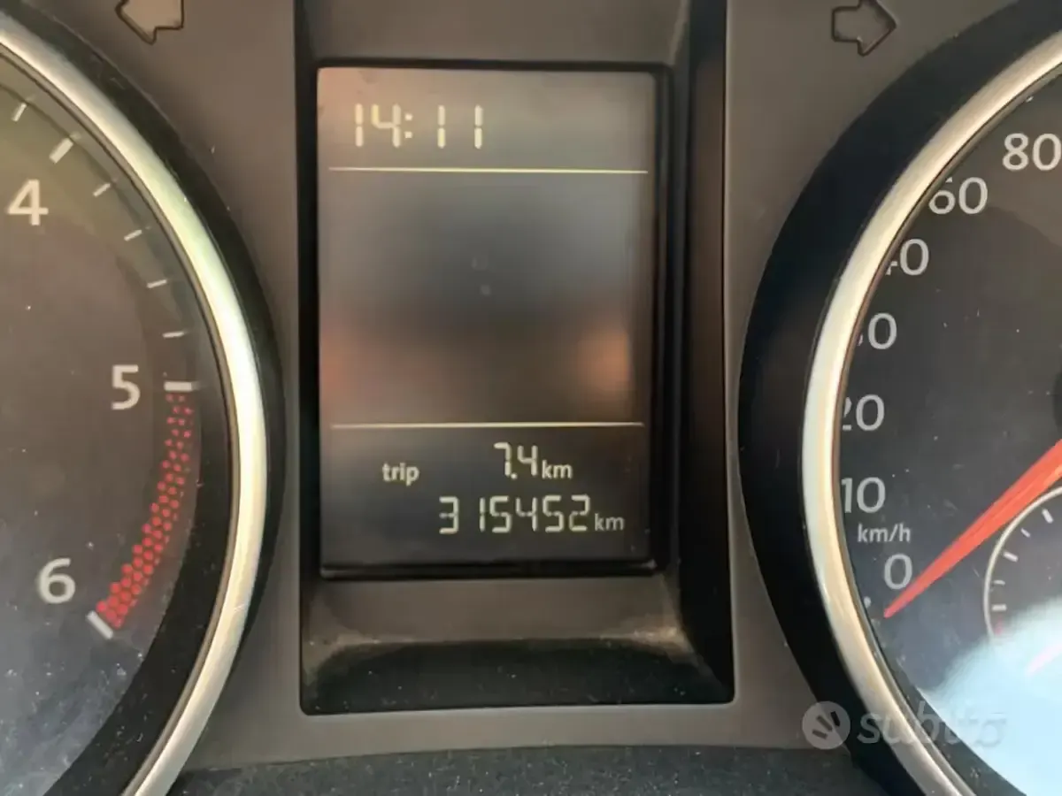 Usata VW Golf VI 102 CV (75 kW) 2010 Nero Utilitaria