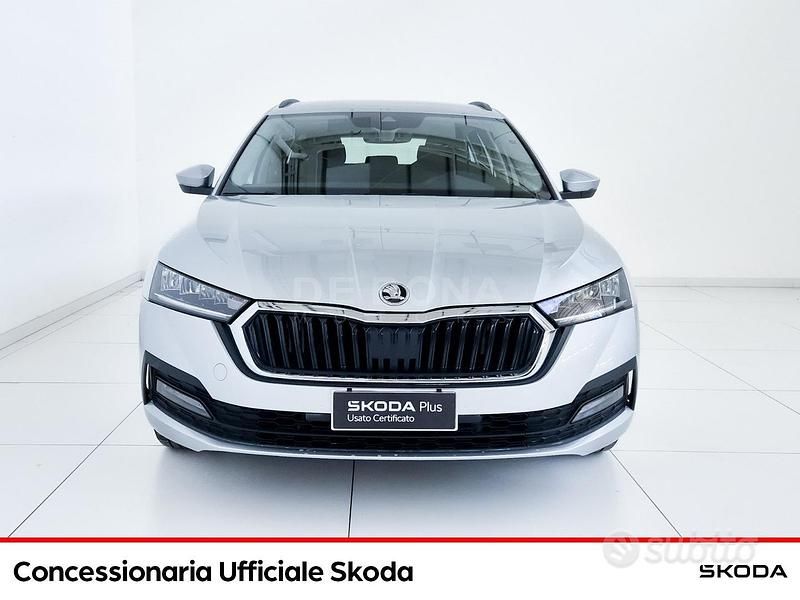 Usata Skoda Octavia Executive 110 CV (80 kW) 2024 Grigio Station wagon