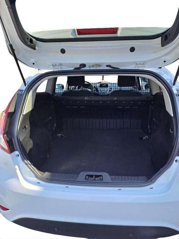 Usata Ford Fiesta 75 CV (55 kW) 2016 Bianco Utilitaria