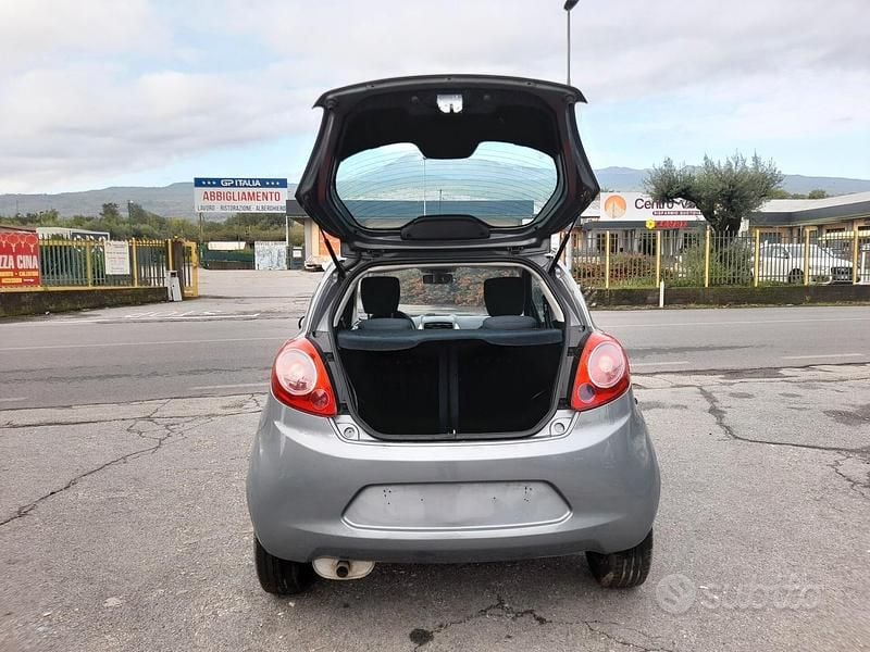 Usata Ford Ka 75 CV (55 kW) 2011 Grigio Utilitaria