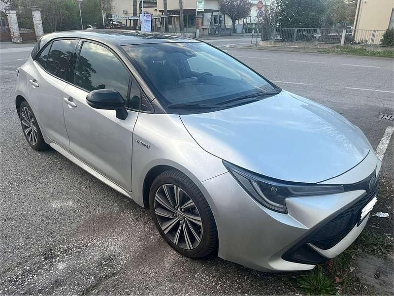 Usata Toyota Corolla Style 98 CV (72 kW) 2022 Argento Berlina