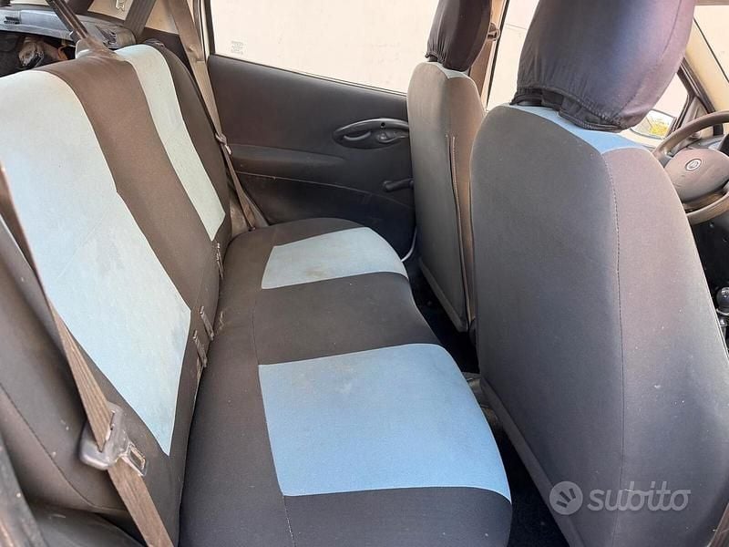 Usata Fiat Punto Dynamic 60 CV (44 kW) 2005 Grigio Berlina