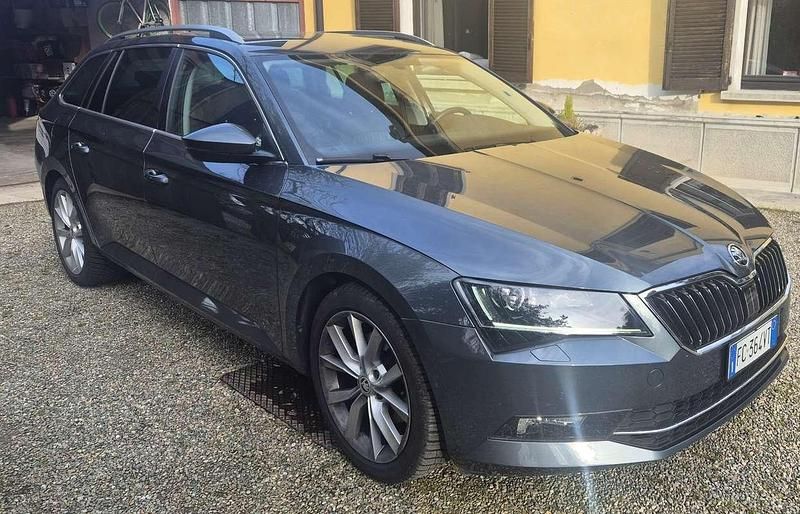Usata Skoda Superb LAURIN & KLEMENT 190 CV (139 kW) 2016 Station wagon