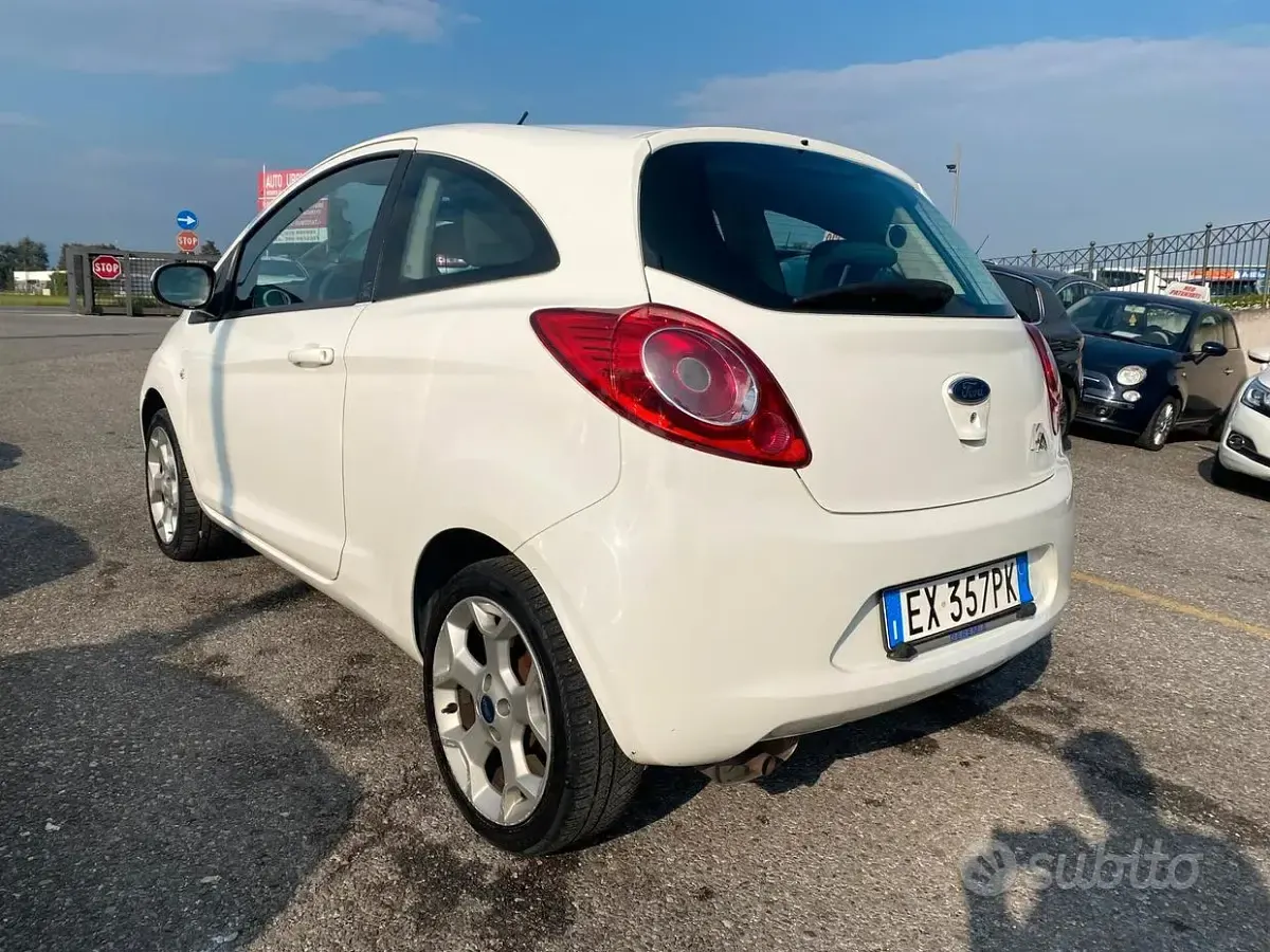 Usata Ford Ka 69 CV (50 kW) 2014 Bianco Berlina
