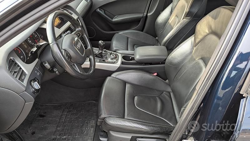 Usata Audi A4 Ambiente 143 CV (105 kW) 2011 Blu Station wagon