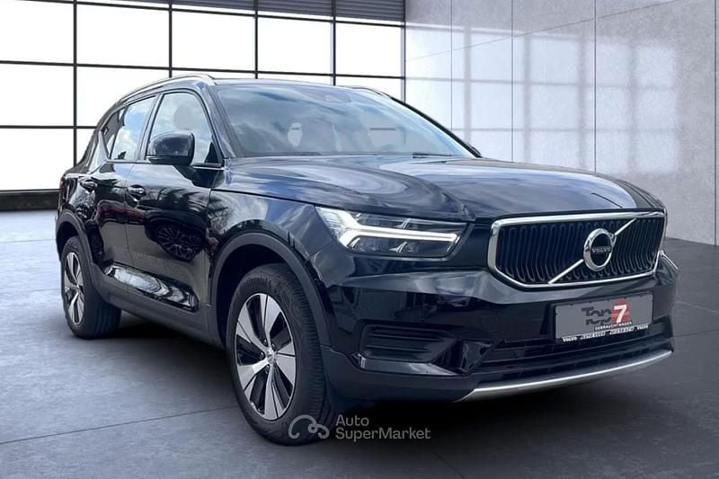 Usata Volvo XC40 Momentum 163 CV (119 kW) 2022 Nero SUV