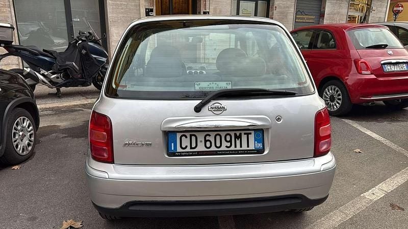 Usata Nissan Micra 60 CV (44 kW) 2002 Argento Utilitaria