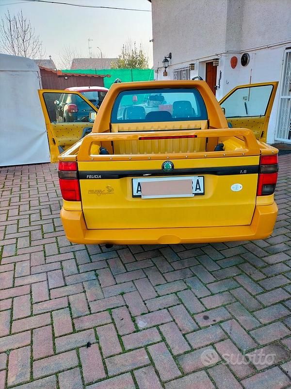 Usata Skoda Felicia 75 CV (55 kW) 1998 Giallo Berlina