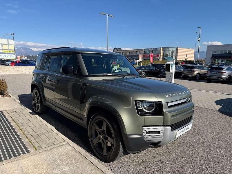 Usata Land Rover Defender SE Dynamic 200 CV (147 kW) 2024 Pangea green SUV