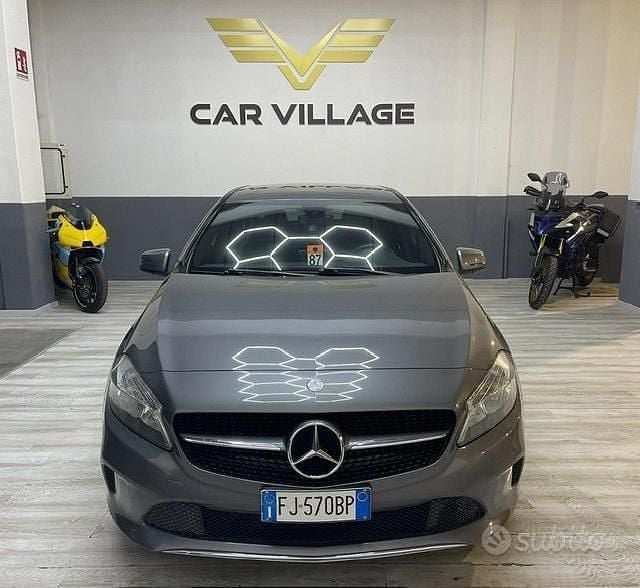 Usata Mercedes A160 102 CV (75 kW) 2017 Grigio Berlina
