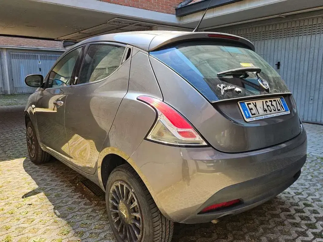 Usata Lancia Ypsilon S 86 CV (63 kW) 2015 Grigio Utilitaria