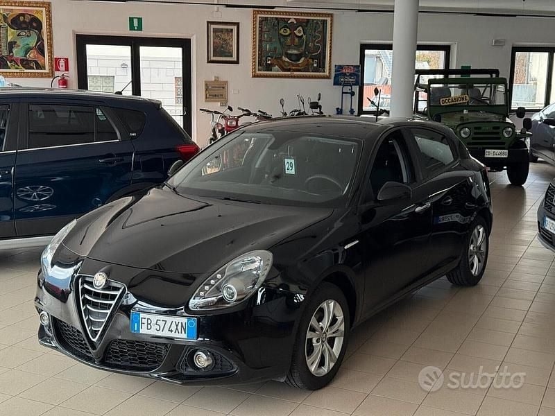 Nero Usata 2015 Alfa Romeo Giulietta Tre volumi | 8800 € (Buon prezzo) - Immagine 1/4