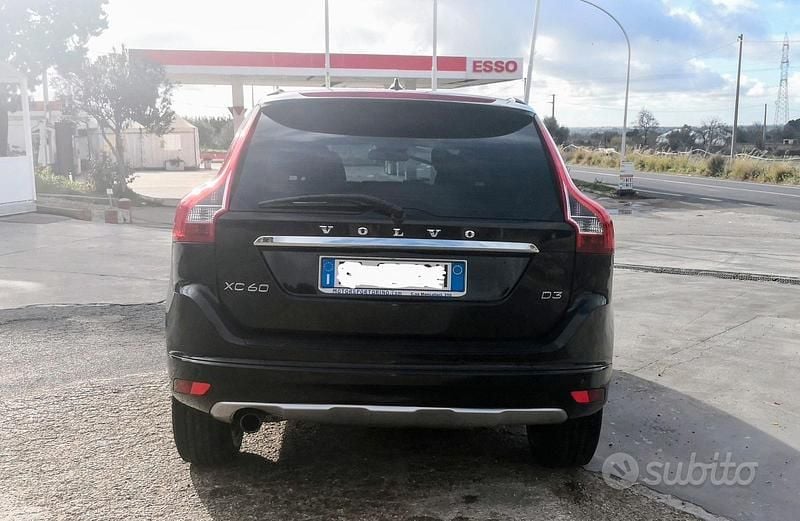 Usata Volvo XC60 134 CV (98 kW) 2015 Nero SUV