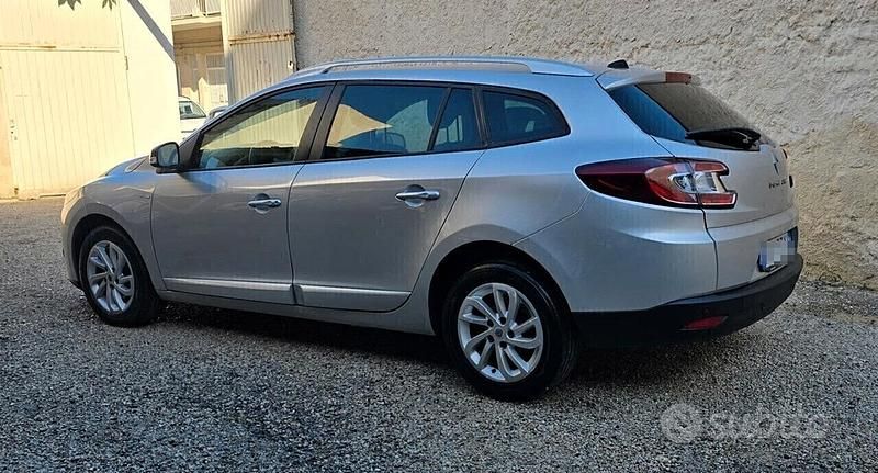 Usata Renault Mégane GrandTour LIMITED 110 CV (80 kW) 2016 Grigio Station wagon