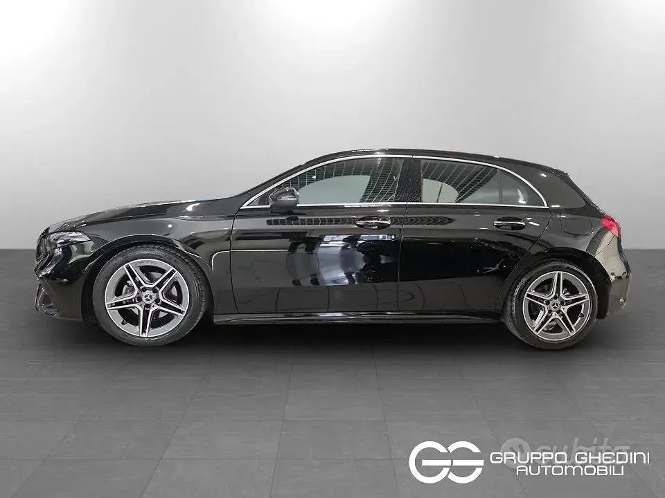 Usata Mercedes A180 AMG line 136 CV (100 kW) 2025 Nero Berlina