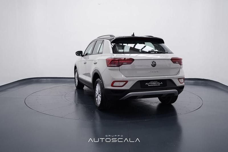 Usata VW T-Roc Life 150 CV (110 kW) 2024 Grigio SUV