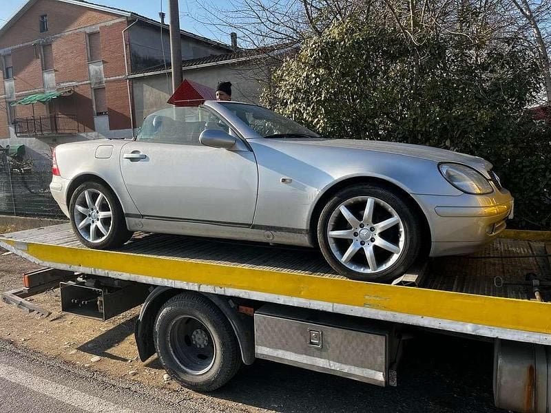 Usata Mercedes SLK200 136 CV (100 kW) 1997 Argento Cabrio