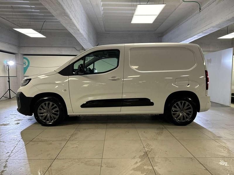Usata Citroën Berlingo 102 CV (75 kW) 2024 Bianco Monovolume