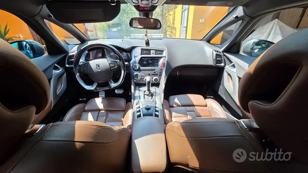 Usata Citroën DS5 Chic 163 CV (119 kW) 2012 Grigio Utilitaria