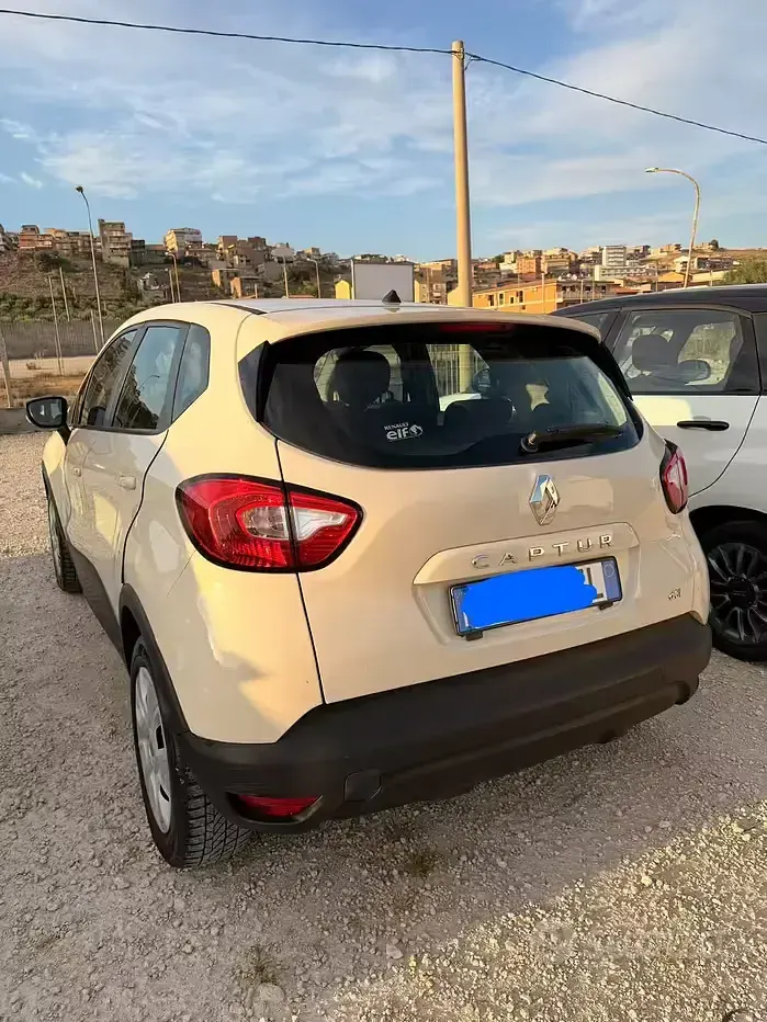 Usata Renault Captur 90 CV (66 kW) 2014 Bianco SUV