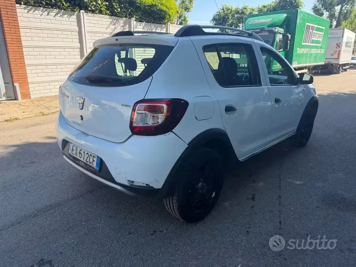 Usata Dacia Sandero Prestige 90 CV (66 kW) 2014 Bianco Berlina
