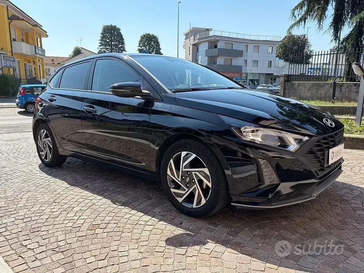 Usata Hyundai i20 84 CV (61 kW) 2023 Nero Utilitaria