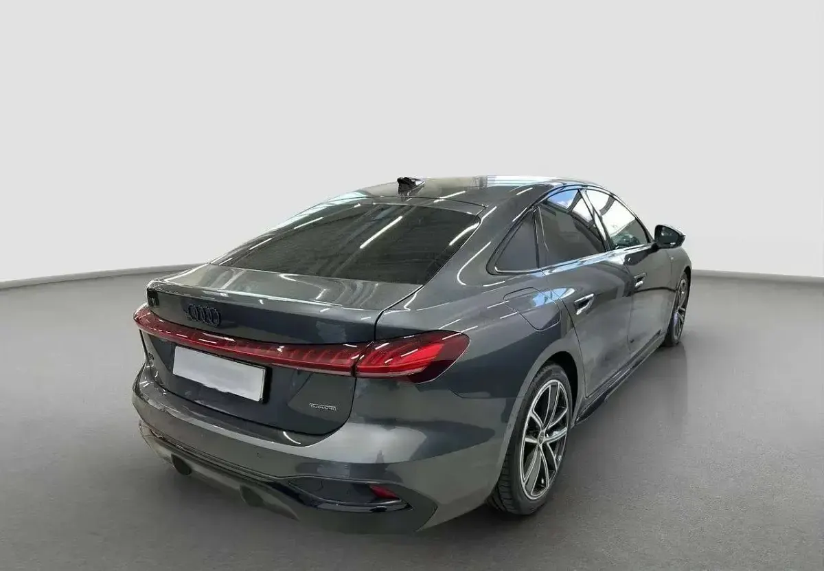Usata Audi A5 S-Line 204 CV (150 kW) 2025 Grigio daytona Berlina