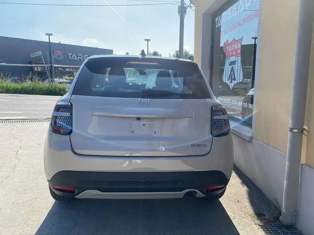 Nuova Fiat 600 Pop 101 CV (74 kW) 2026 Blu SUV