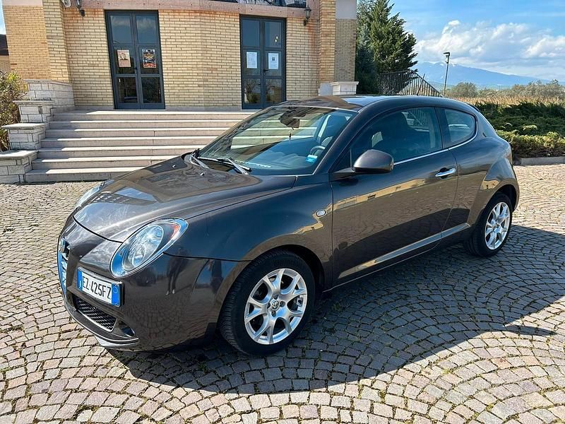 Usata Alfa Romeo MiTo Distinctive 85 CV (62 kW) 2015 Grigio Utilitaria