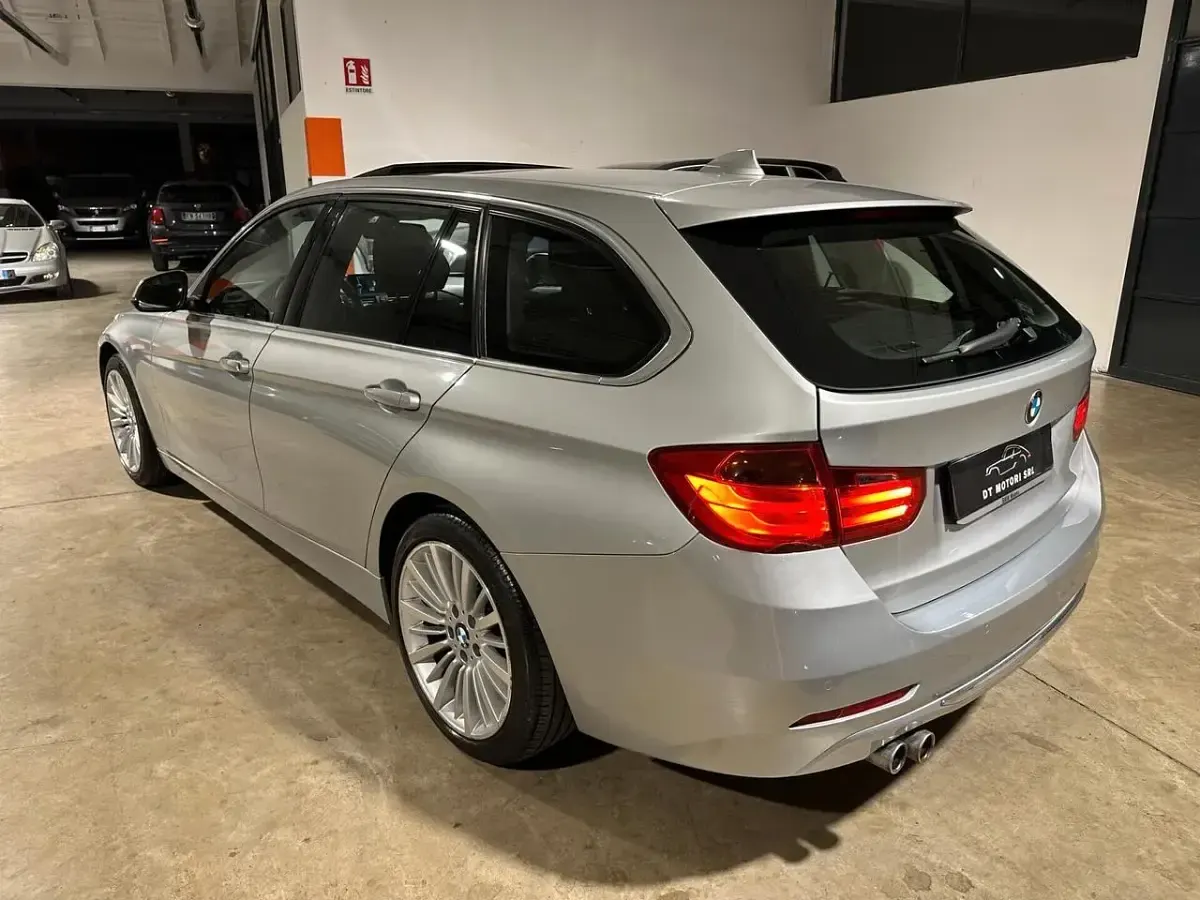 Usata BMW 330 Luxury Line 258 CV (189 kW) 2014 Grigio Station wagon