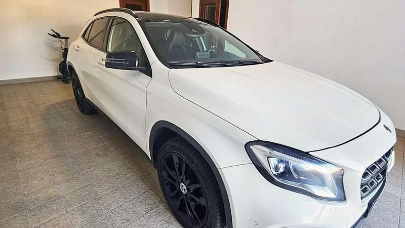 Usata Mercedes GLA200 Premium Plus 136 CV (100 kW) 2018 Bianco SUV