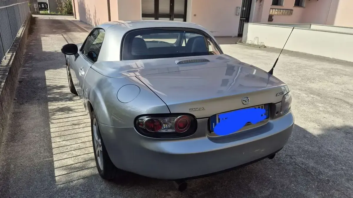 Usata Mazda MX5 126 CV (92 kW) 2007 Cabrio