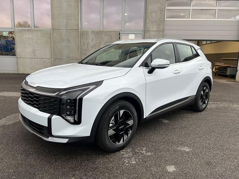 Bianco Nuova 2025 Kia Sportage SUV | 33.305 € (Buon prezzo) - Immagine 1/4