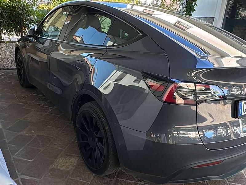 Usata Tesla Model Y Long Range AWD 152 kW (208 CV) 2023 Grigio SUV