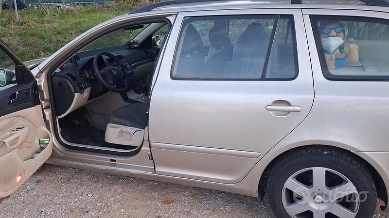 Usata Skoda Octavia 105 CV (77 kW) 2006 Marrone Berlina