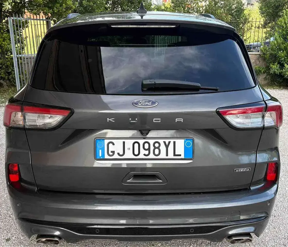 Usata Ford Kuga ST-Line 224 CV (164 kW) 2022 Grigio SUV