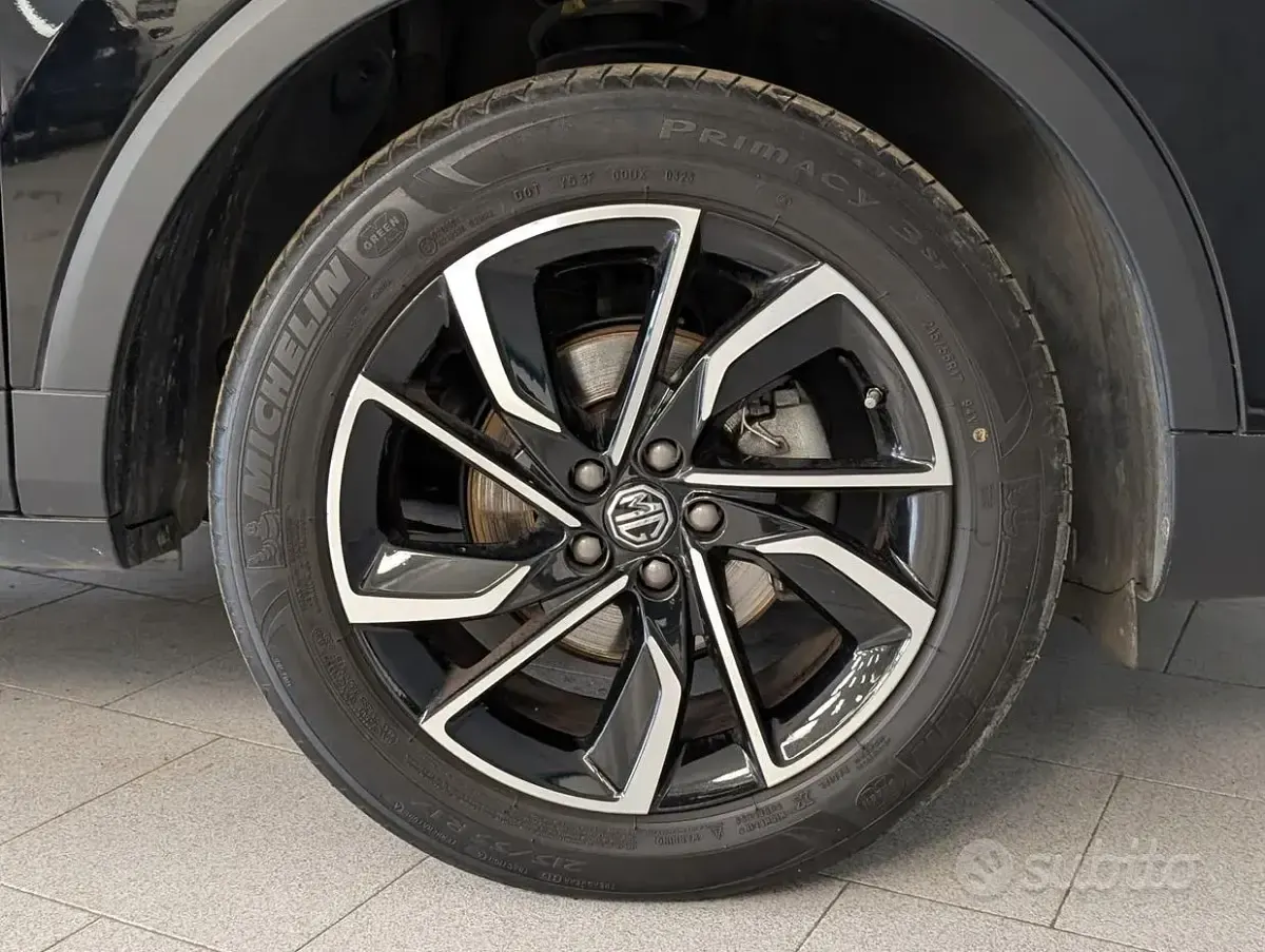Usata MG ZS Luxury 111 CV (81 kW) 2023 Nero SUV