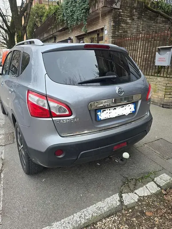 Usata Nissan Qashqai Tekna 110 CV (80 kW) 2011 Grigio SUV