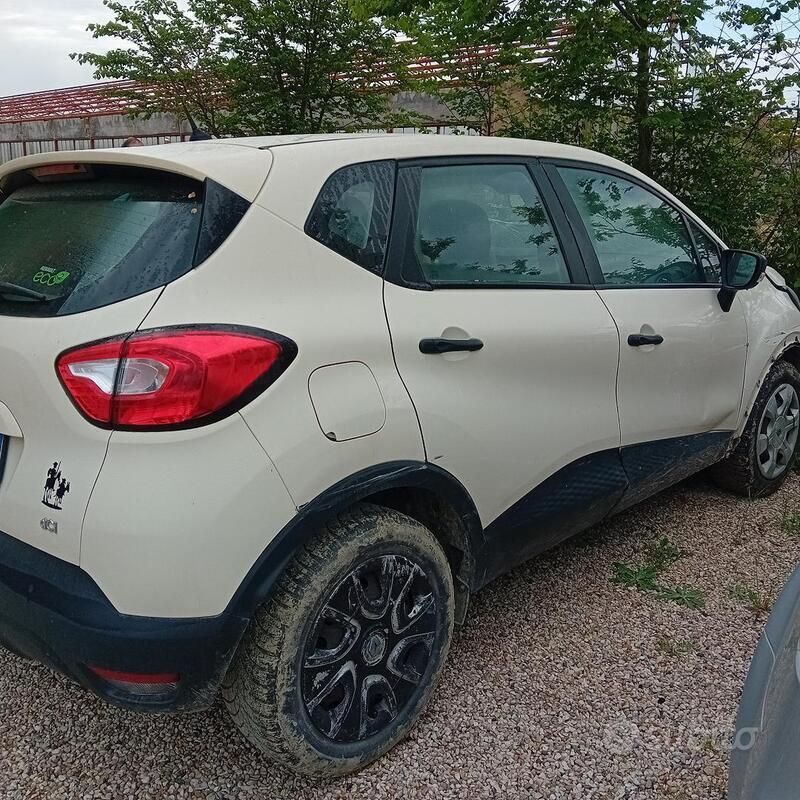 Usata Renault Captur 90 CV (66 kW) 2013 SUV