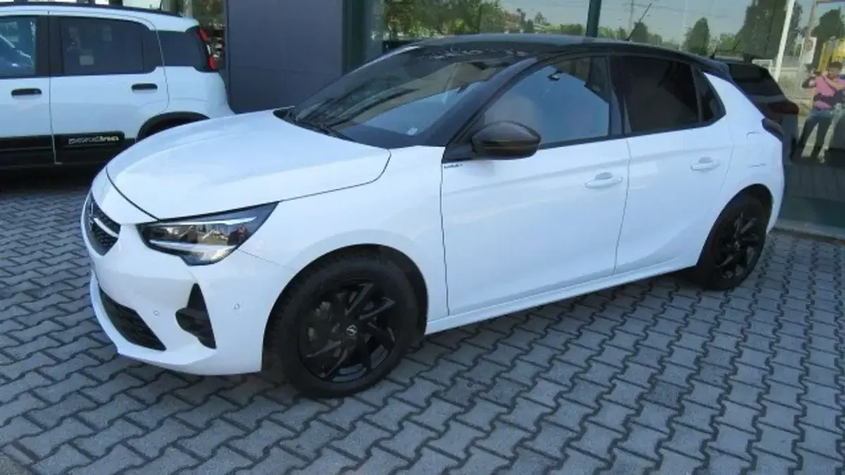 Usata Opel Corsa GS Line 102 CV (75 kW) 2022 Bianco Utilitaria