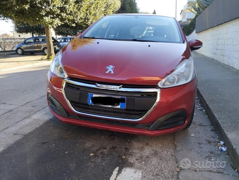 Usata Peugeot 208 75 CV (55 kW) 2016 Utilitaria