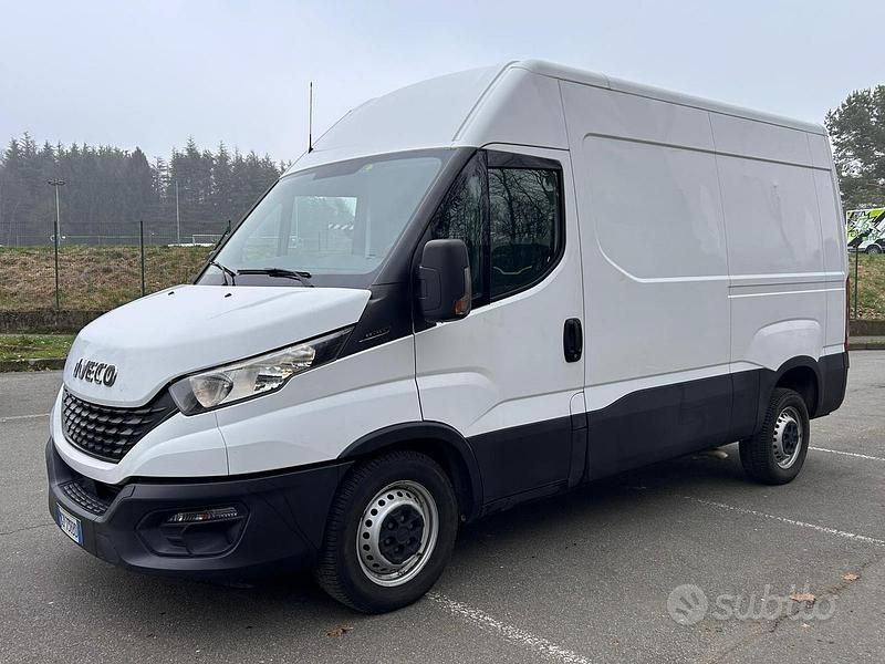 Usata Iveco 35.12 116 CV (85 kW) 2020 Bianco Furgone